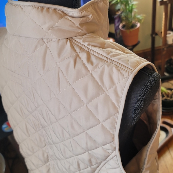 Van Heusen Women's Ivory Vest - Picture 3 of 11